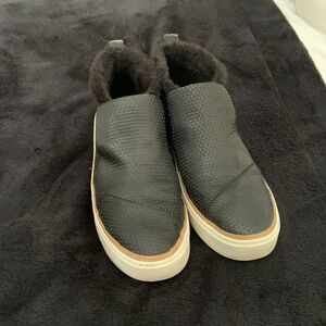 Toms Black Slip On Leather Sneakers